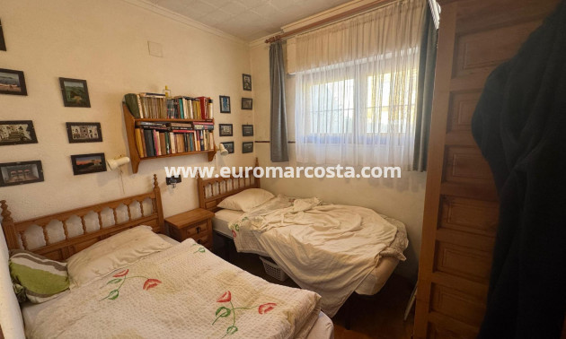 Objekte zum Wiederverkauf - Bungalow - Torrevieja - TORREVIEJA