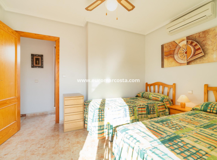 Objekte zum Wiederverkauf - Haus - Orihuela Costa