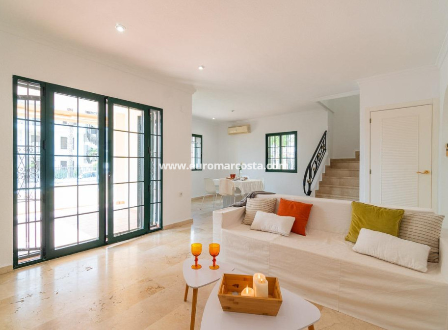 Sale - Villa - Orihuela Costa