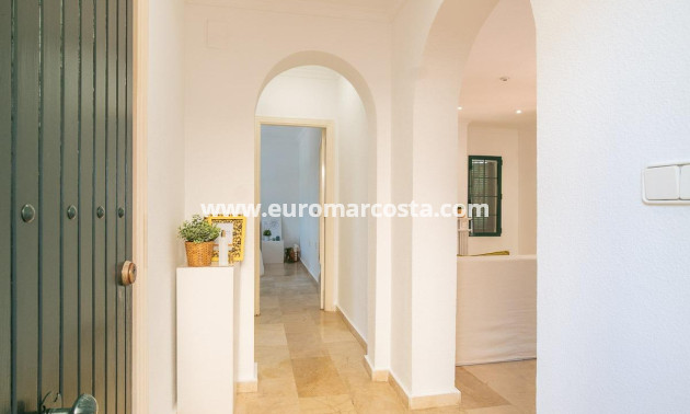 Sale - Villa - Orihuela Costa