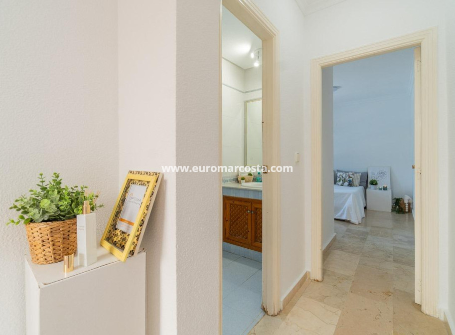 Sale - Villa - Orihuela Costa