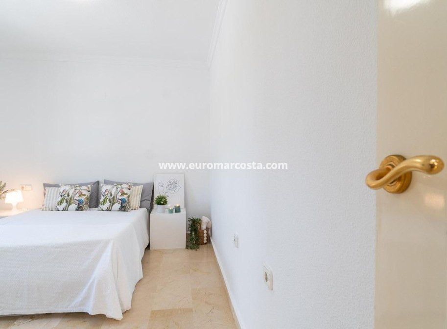 Sale - Villa - Orihuela Costa