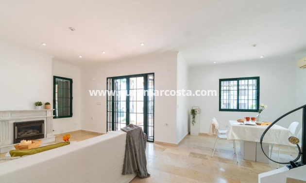 Sale - Villa - Orihuela Costa