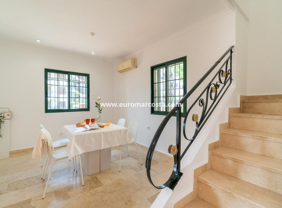 Sale - Villa - Orihuela Costa