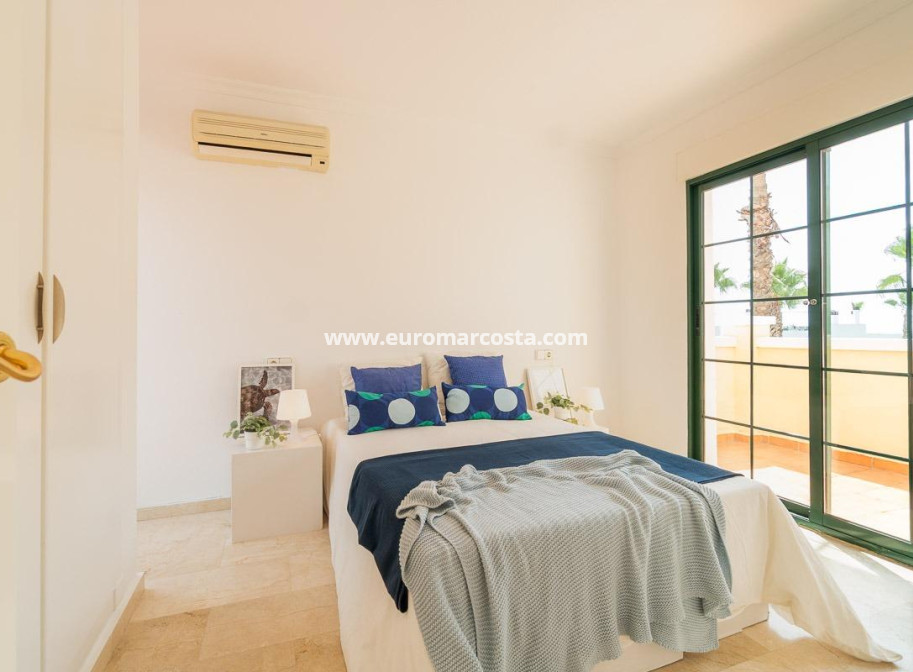 Sale - Villa - Orihuela Costa