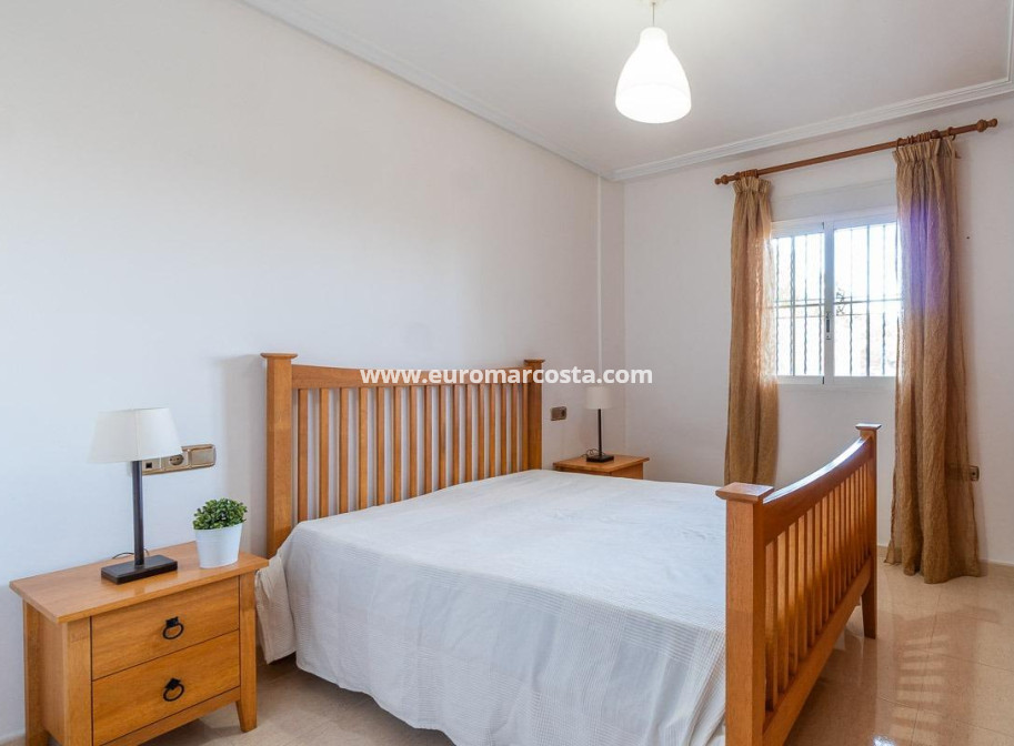 Venta - Apartamento / piso - Orihuela Costa - Lomas de Cabo Roig-Los Dolses