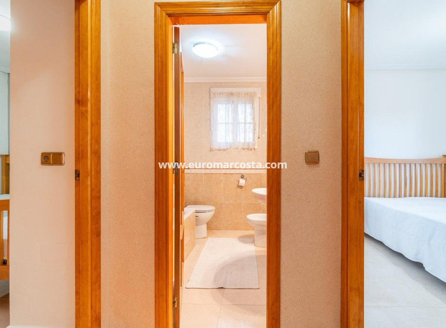 Venta - Apartamento / piso - Orihuela Costa - Lomas de Cabo Roig-Los Dolses