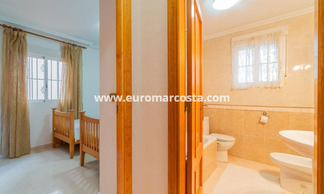 Venta - Apartamento / piso - Orihuela Costa - Lomas de Cabo Roig-Los Dolses