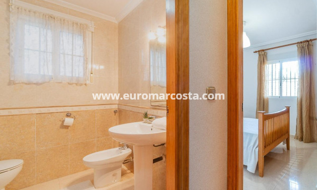 Venta - Apartamento / piso - Orihuela Costa - Lomas de Cabo Roig-Los Dolses