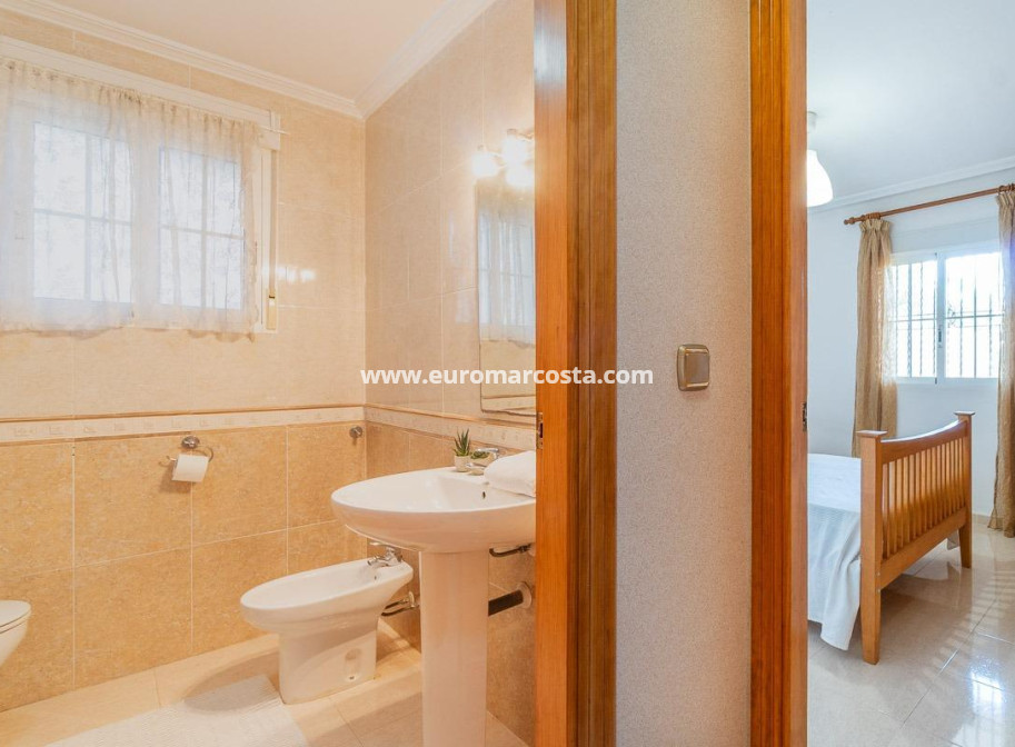 Venta - Apartamento / piso - Orihuela Costa - Lomas de Cabo Roig-Los Dolses