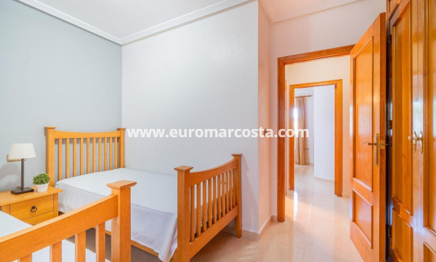 Venta - Apartamento / piso - Orihuela Costa - Lomas de Cabo Roig-Los Dolses