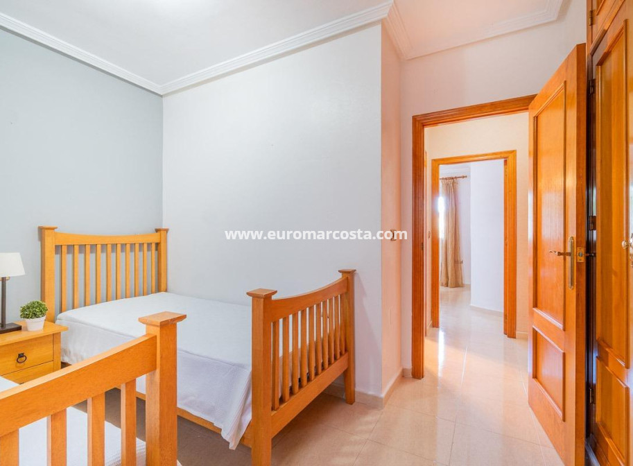 Venta - Apartamento / piso - Orihuela Costa - Lomas de Cabo Roig-Los Dolses