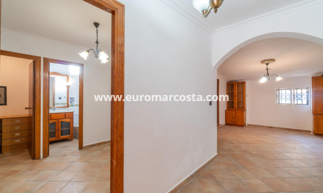 Venta - Villa - Torrevieja - TORREVIEJA