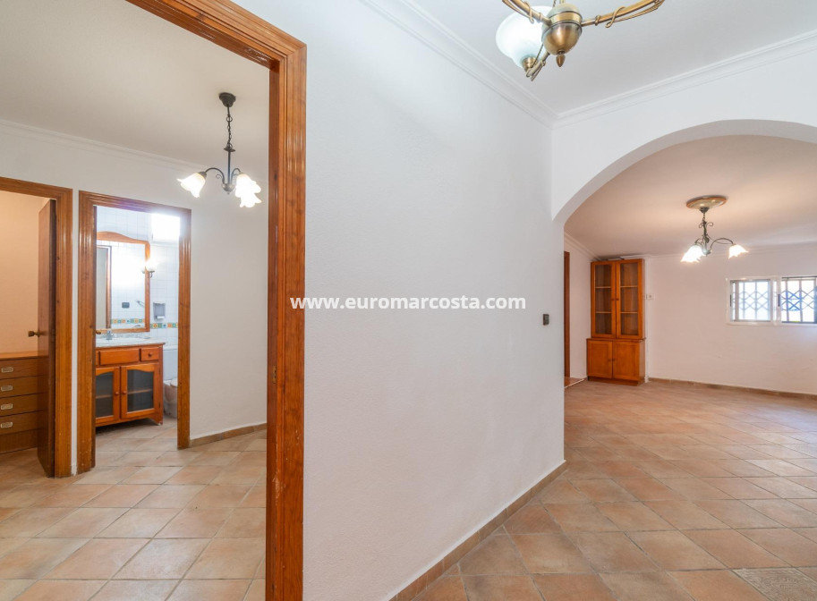 Venta - Villa - Torrevieja - TORREVIEJA