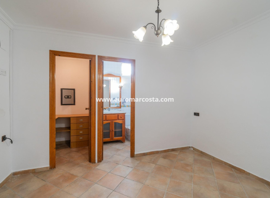 Venta - Villa - Torrevieja - TORREVIEJA