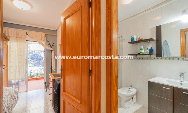 Venta - Adosado - Torrevieja - TORREVIEJA