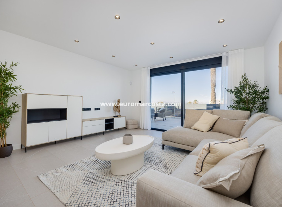 Neubauten - Villa freitstehend - Torrevieja - TORREVIEJA