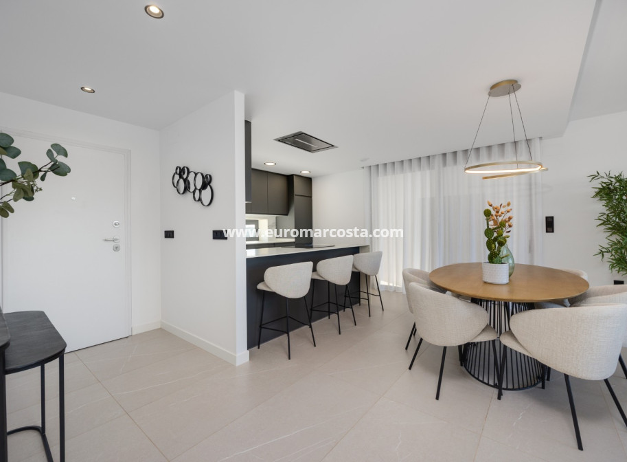 Neubauten - Villa freitstehend - Torrevieja - TORREVIEJA