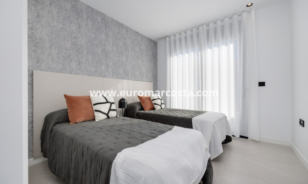 Neubauten - Villa freitstehend - Torrevieja - TORREVIEJA