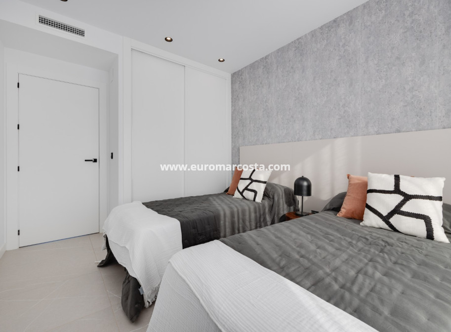 Neubauten - Villa freitstehend - Torrevieja - TORREVIEJA