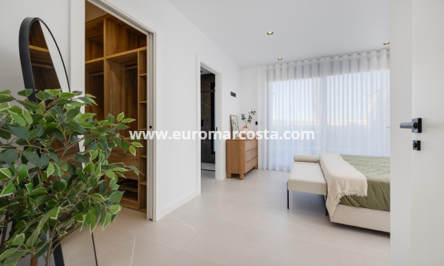 Neubauten - Villa freitstehend - Torrevieja - TORREVIEJA