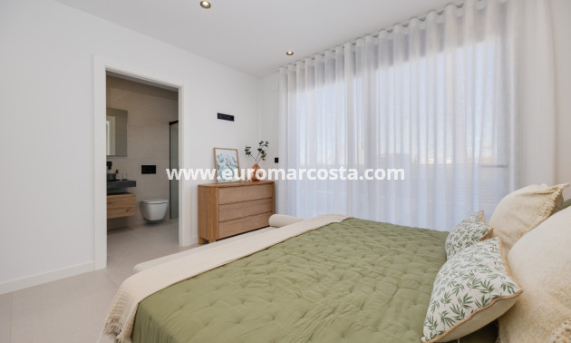 Neubauten - Villa freitstehend - Torrevieja - TORREVIEJA