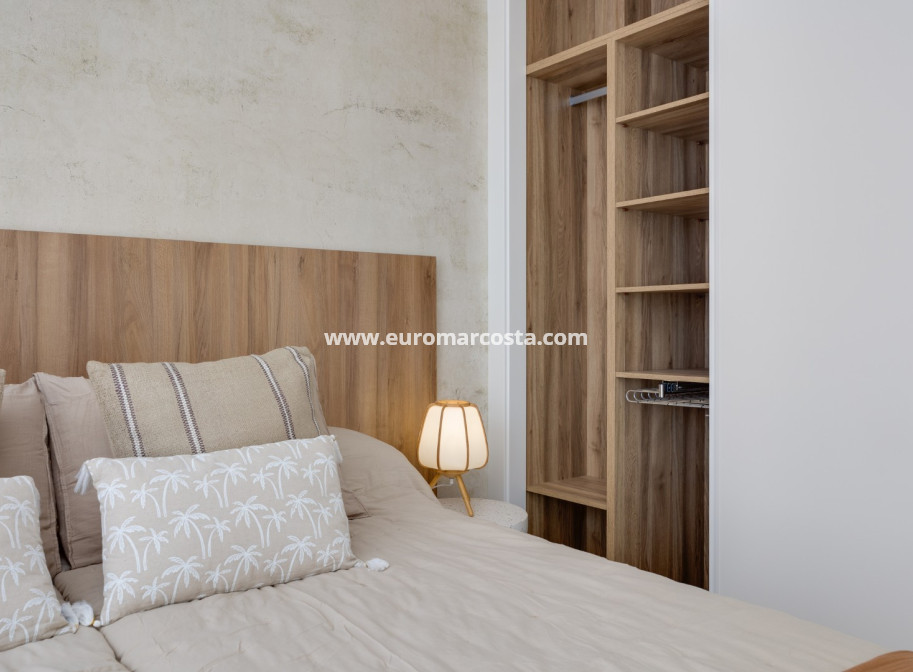 Neubauten - Villa freitstehend - Torrevieja - TORREVIEJA