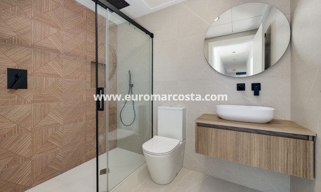 Neubauten - Villa freitstehend - Torrevieja - TORREVIEJA