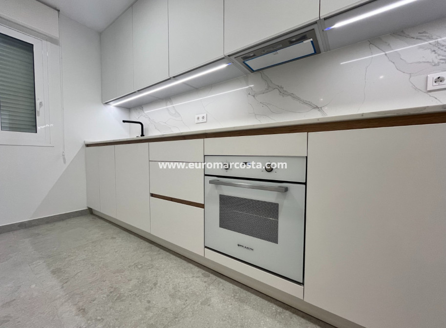 Sale - Apartment / flat - Torrevieja - TORREVIEJA