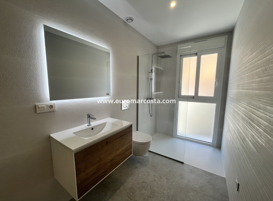 Sale - Apartment / flat - Torrevieja - TORREVIEJA