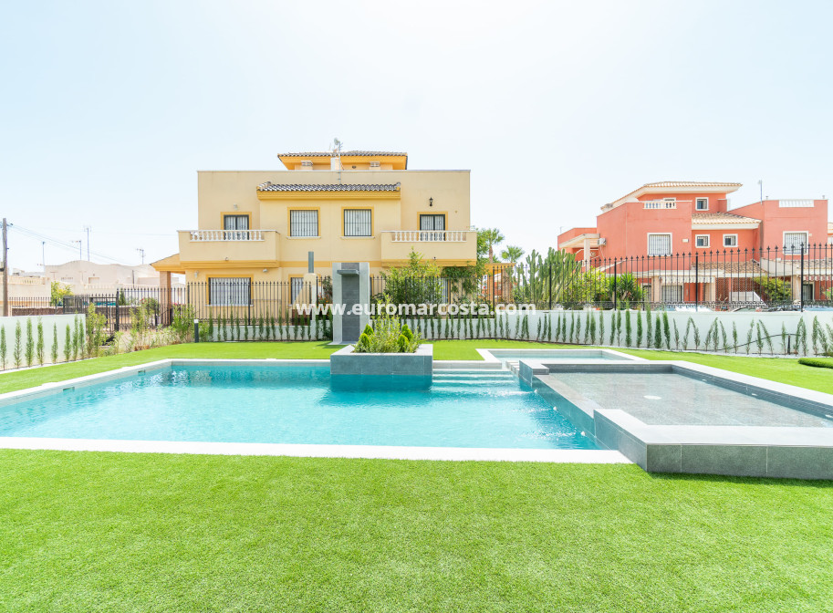 Nueva construcción  - low-bungalow - Torrevieja - TORREVIEJA
