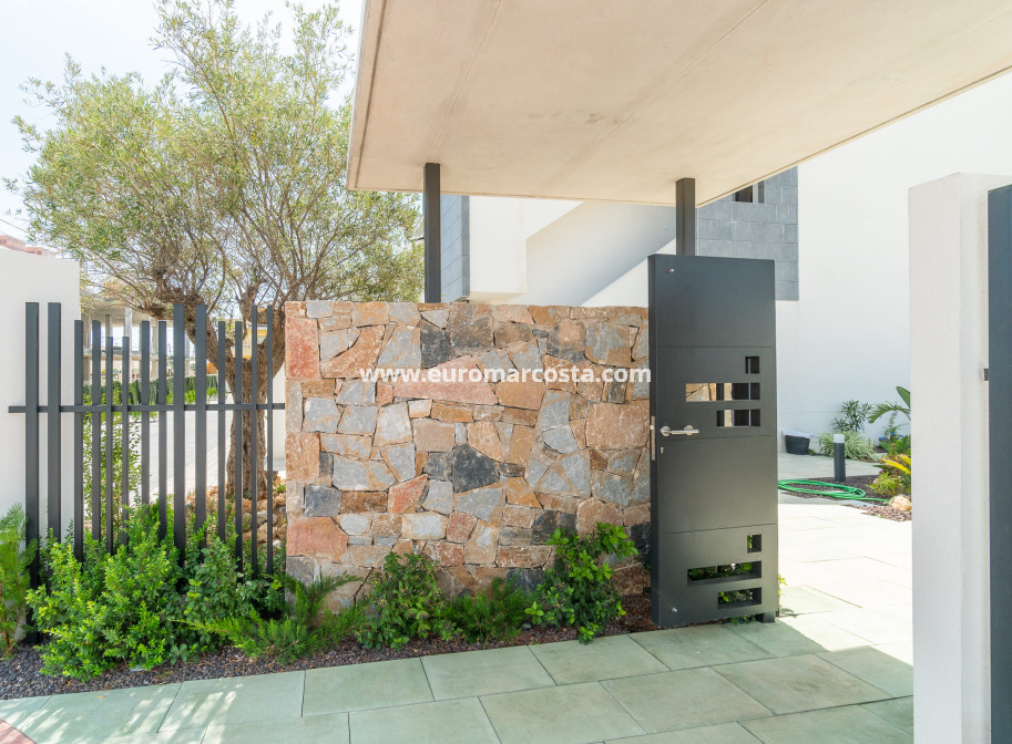 Nueva construcción  - low-bungalow - Torrevieja - TORREVIEJA