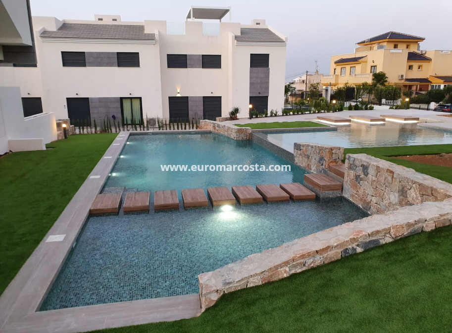 Nueva construcción  - low-bungalow - Torrevieja - TORREVIEJA