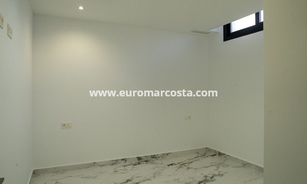 New Build - detached - Coloma