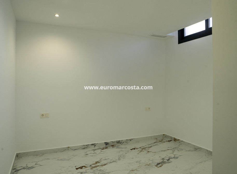 New Build - detached - Coloma