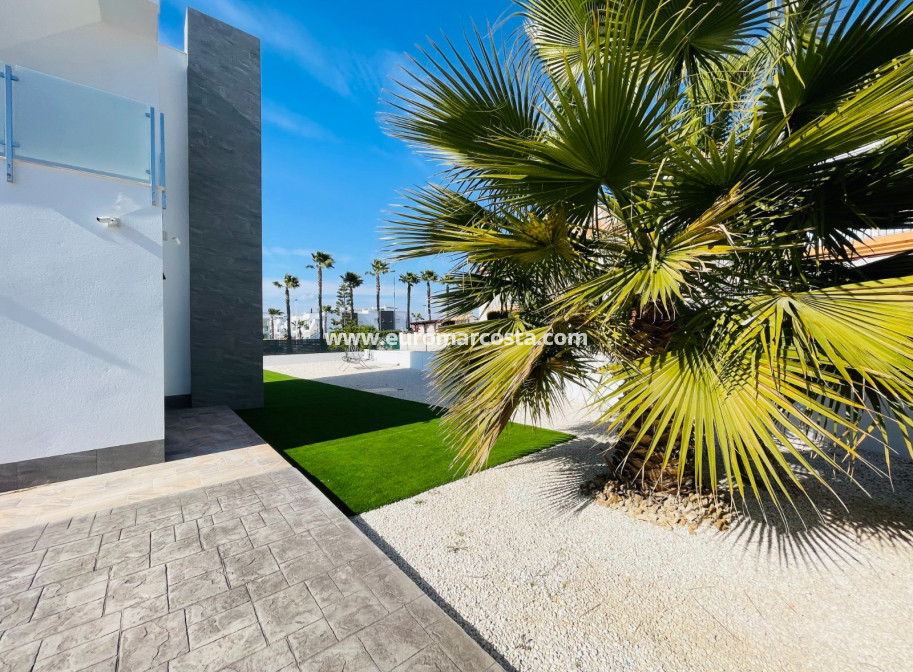 Neubauten - detached - Torrevieja - TORREVIEJA