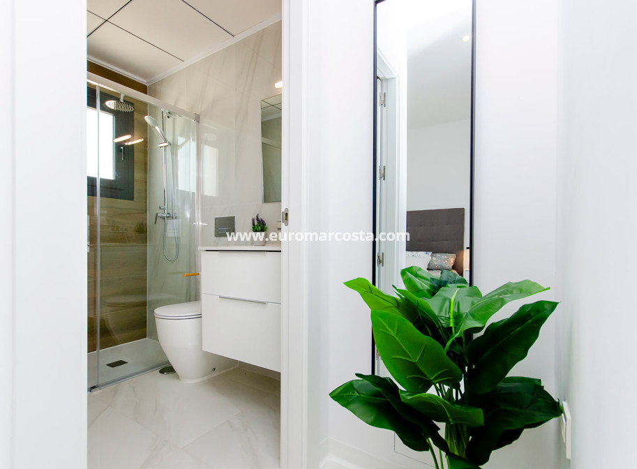 Neubauten - detached - Orihuela Costa