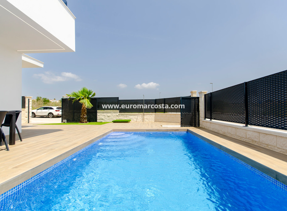 Neubauten - detached - Orihuela Costa