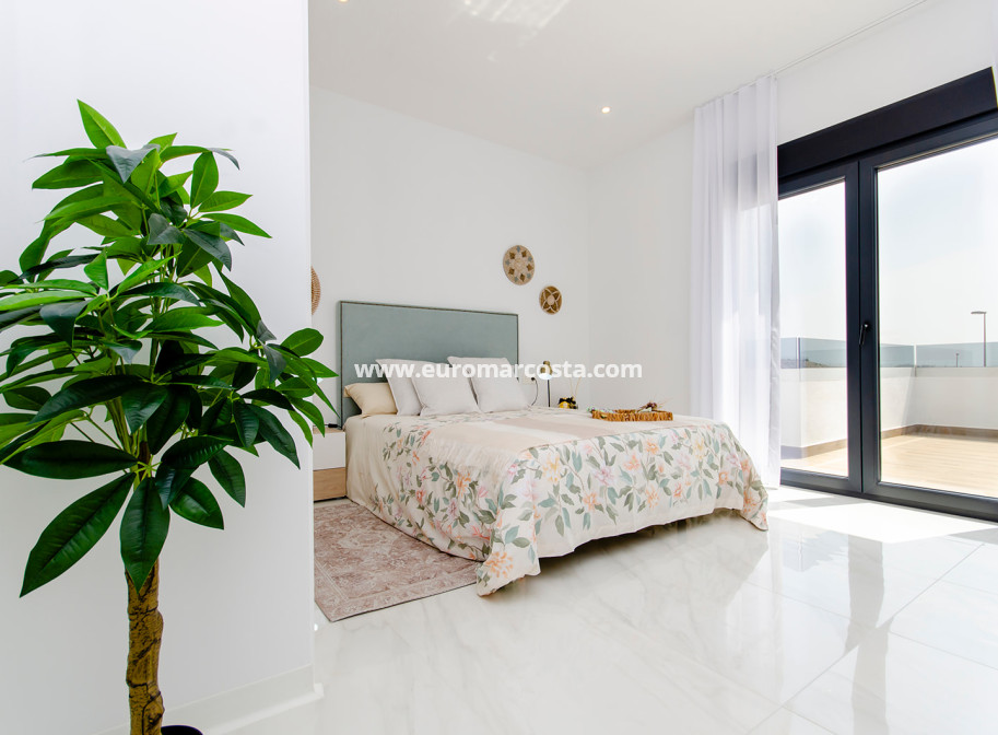 Neubauten - detached - Orihuela Costa