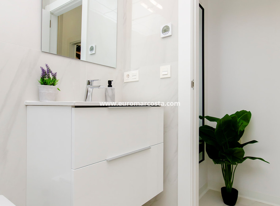 Neubauten - detached - Orihuela Costa