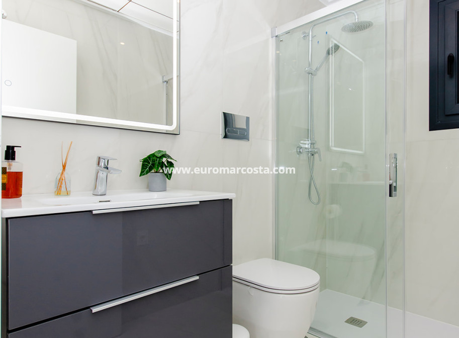 Neubauten - detached - Orihuela Costa