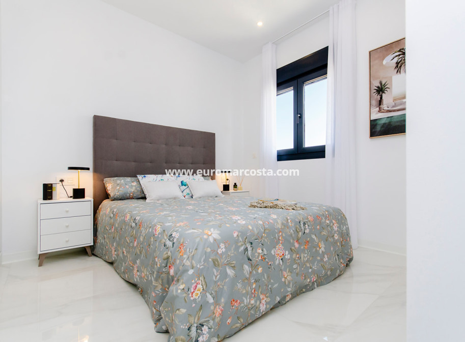 Neubauten - detached - Orihuela Costa