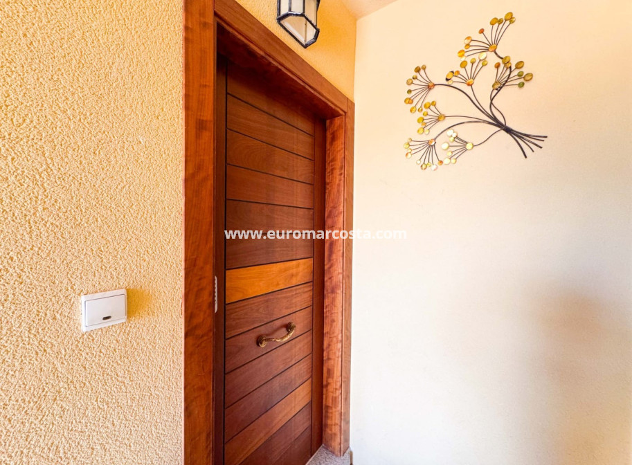 Sale - Ático Dúplex - Guardamar del Segura