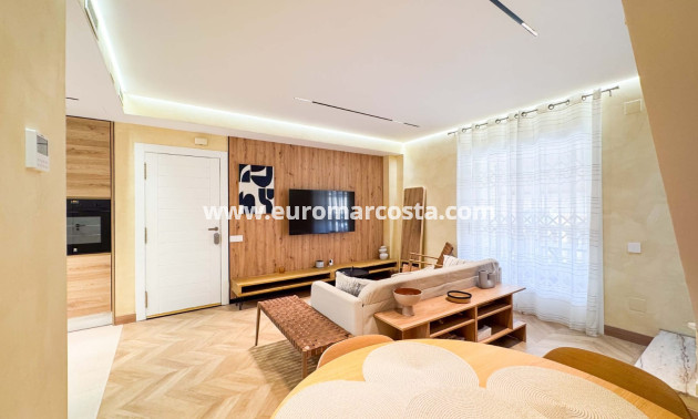 Sale - Ático Dúplex - Guardamar del Segura