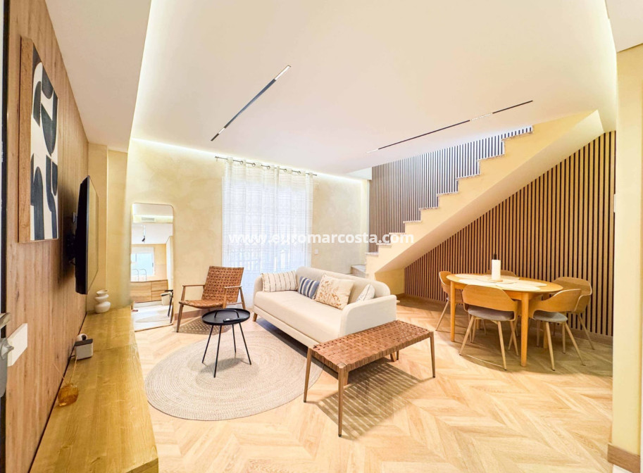 Sale - Ático Dúplex - Guardamar del Segura