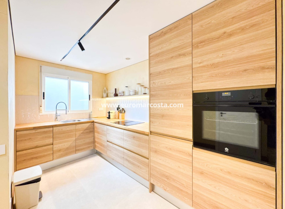 Sale - Ático Dúplex - Guardamar del Segura