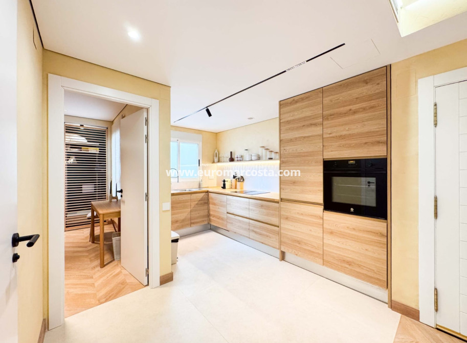 Sale - Ático Dúplex - Guardamar del Segura