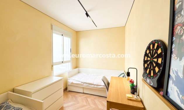 Sale - Ático Dúplex - Guardamar del Segura