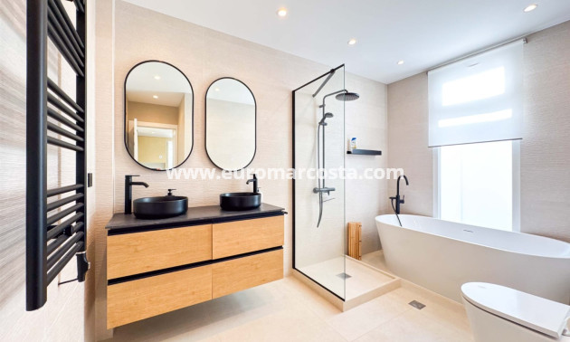 Sale - Ático Dúplex - Guardamar del Segura