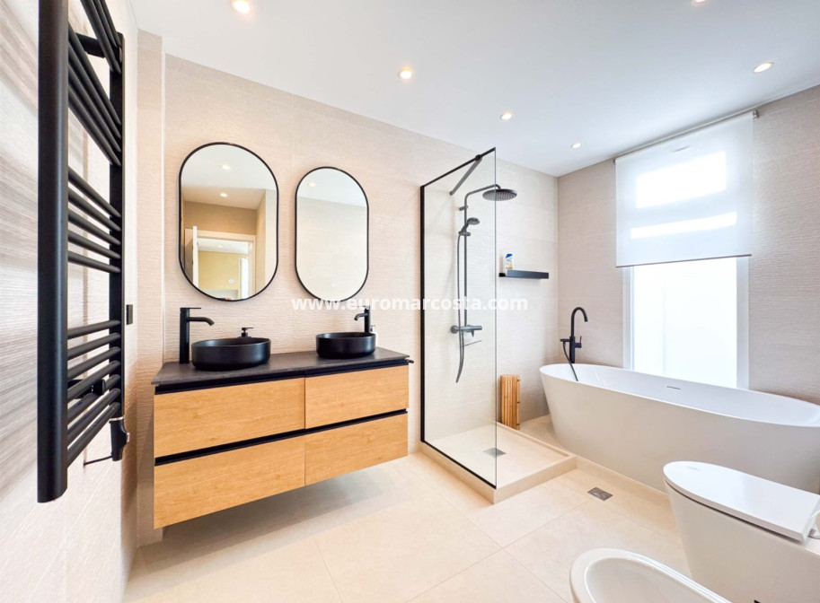 Sale - Ático Dúplex - Guardamar del Segura